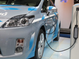 Vânzările de automobile electrice şi hibride în UE s-au triplat anul trecut