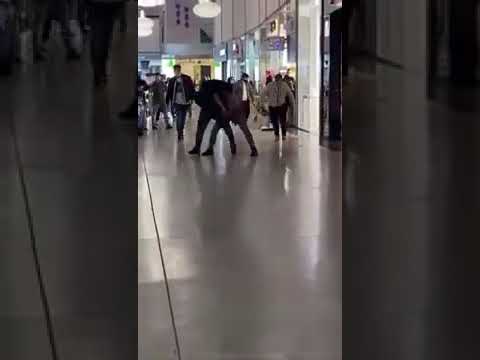 Bătaie în Electroputere Mall Craiova