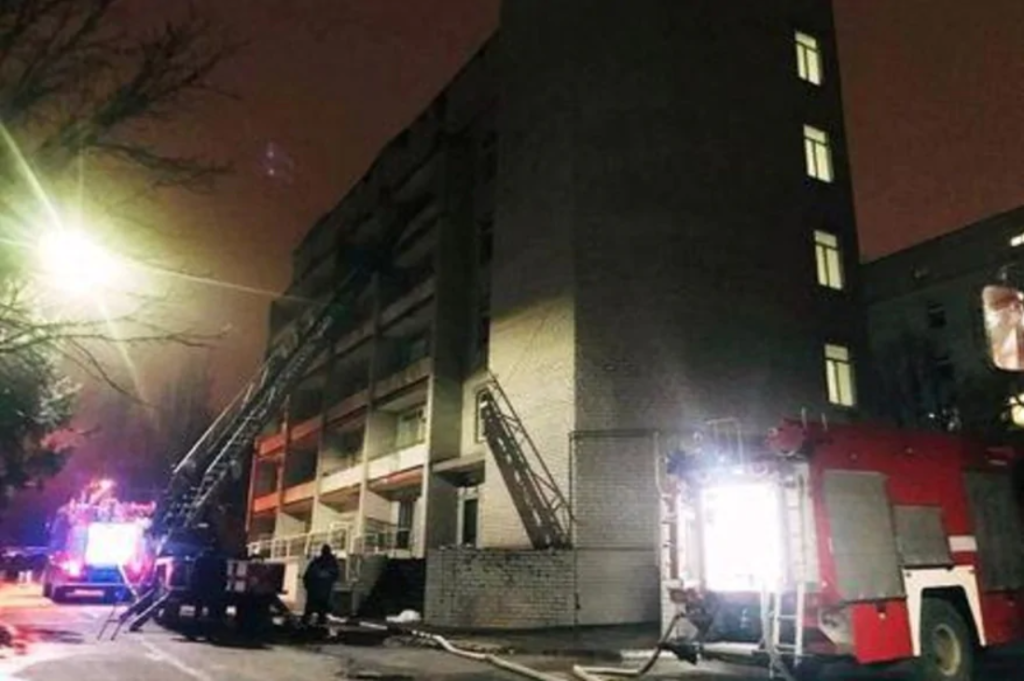 Ucraina: Trei pacienţi şi un medic au murit într-un incendiu dintr-un spital COVID