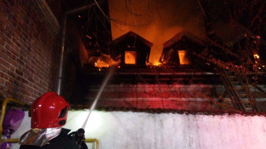 Un incendiu a izbucnit marți noapte la o casă din comuna Scoarța, județul Gorj