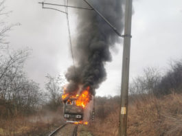 O locomotivă a luat foc în stația CFR Podari