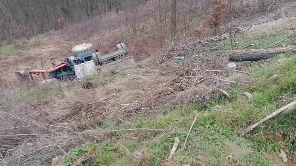 UPDATE: Copilul de un an și opt luni care a căzut din tractor a murit