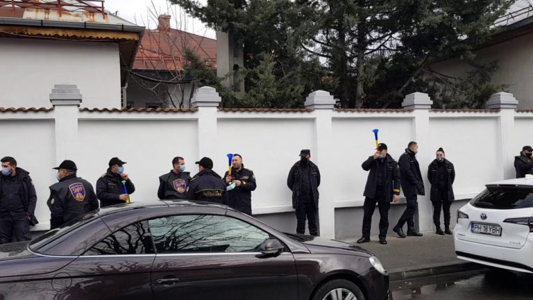 Angajații Penitenciarului din Craiova protestează față de înghețările salariale