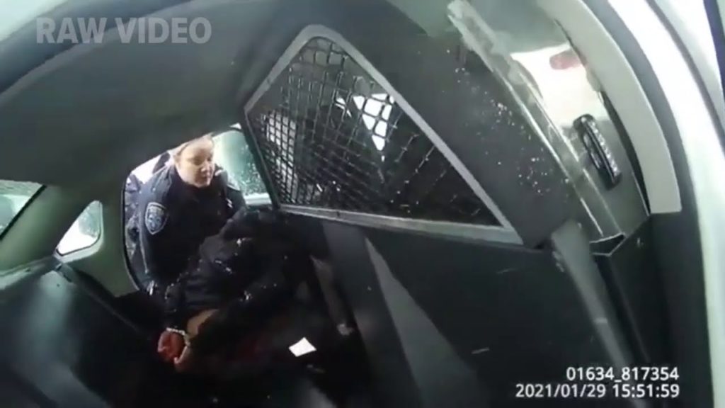 Poliția din SUA, implicată într-un nou incident violent: O fetiță de culoare a fost maltratată