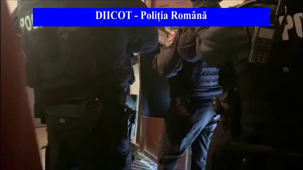 Descinderi la mai mulţi traficanţi de minore