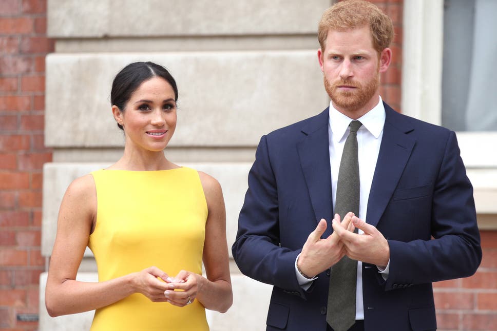 Prinţul Harry şi Meghan Markle nu vor mai fi membri activi ai familiei regale