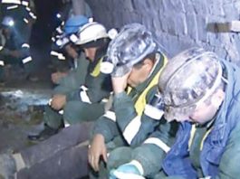 Peste 100 de mineri refuză să iasă din subteran, din cauza întârzierilor salariale