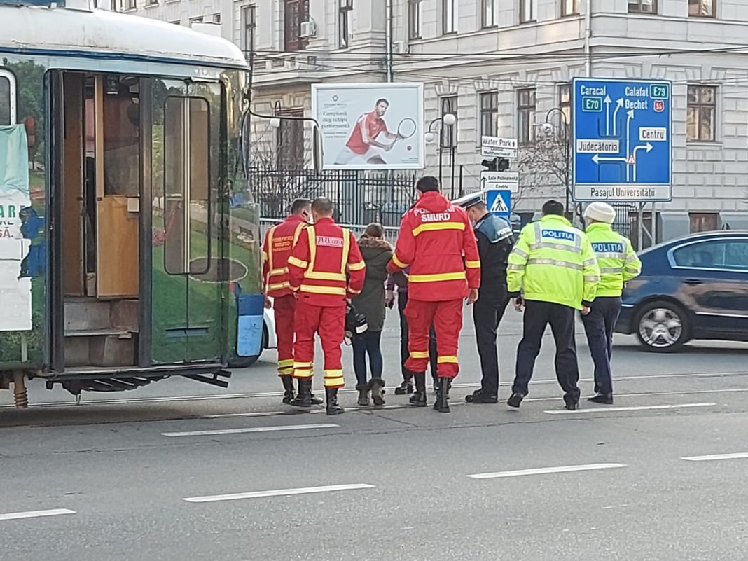 Pasageră rănită, după ce vatmanul a frânat pentru a evita un accident