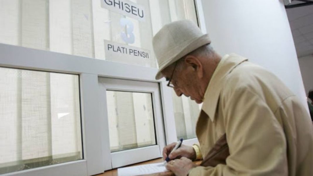 Un număr de 4.844.072 pensionari era înregistrat în decembrie 2021 în România