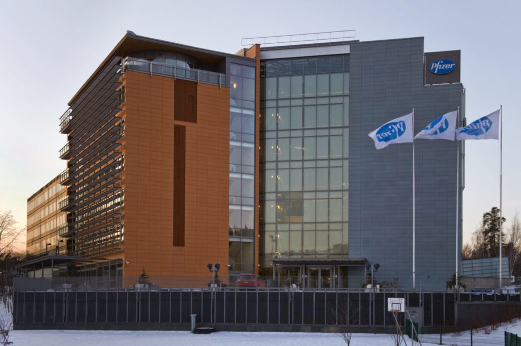 Pfizer a cerut de la UE un preţ de 20 de ori mai mare pe vaccinul anti-Covid decât AstraZeneca