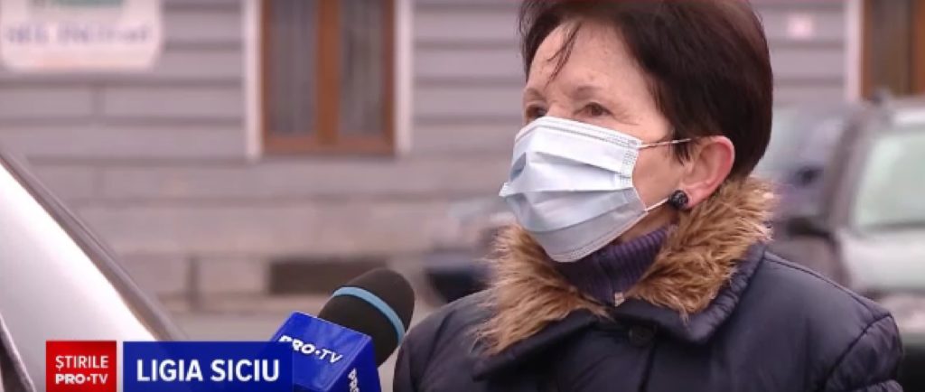 Adolescent, cercetat de poliție după ce s-a filmat când omora un pui de pisică