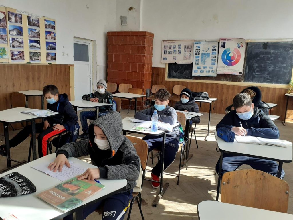 Proiectul „Hai la şcoală!” continuă în Dolj