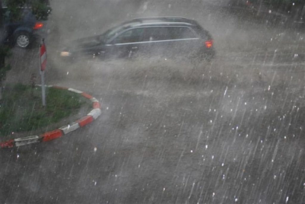 Cod galben de precipitații mixte și polei în Dolj și Mehedinți