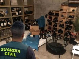 Români arestați pentru spargeri date pe insula Ibiza
