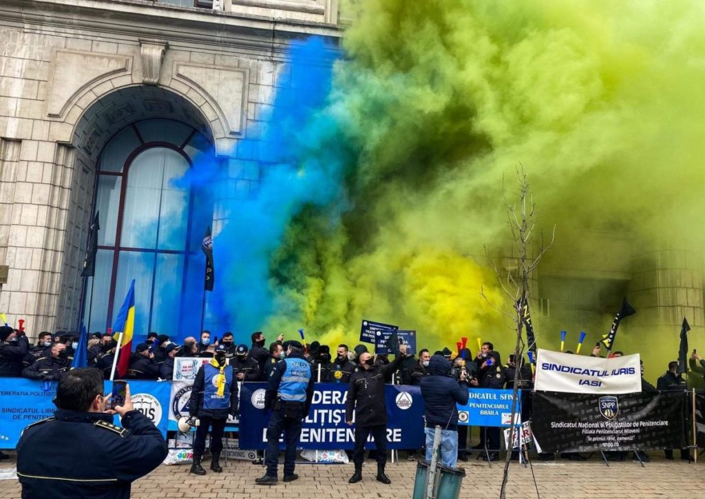 VIDEO: Protest la Cotroceni. Polițiștii s-au îmbrâncit cu jandarmii