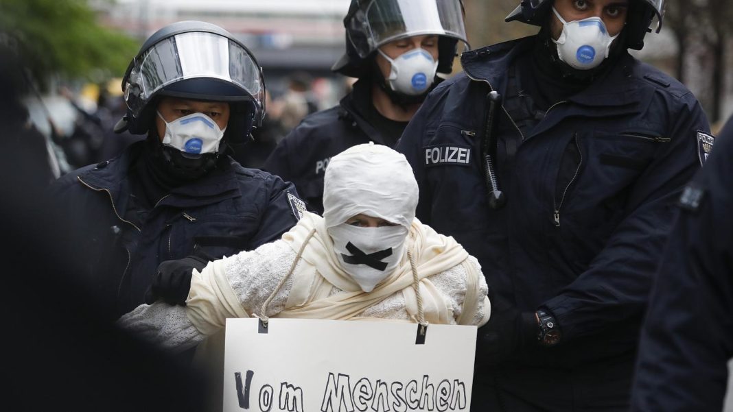 Proteste în Germania împotriva lockdownului