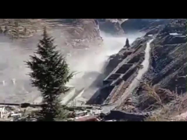 Un gheţar din Himalaya s-a prăbuşit. 150 de oameni ar fi murit