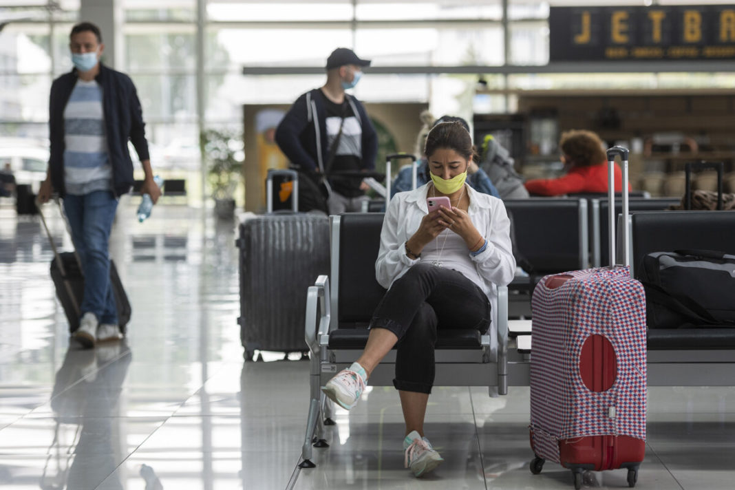 Slovacia impune carantină oricui intră în ţară