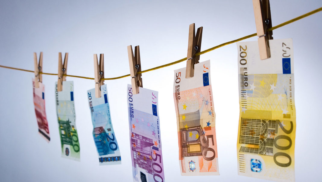 Comisia îndeamnă Germania, Portugalia și România să transpună în mod corect cea de a 4-a Directivă privind combaterea spălării banilor