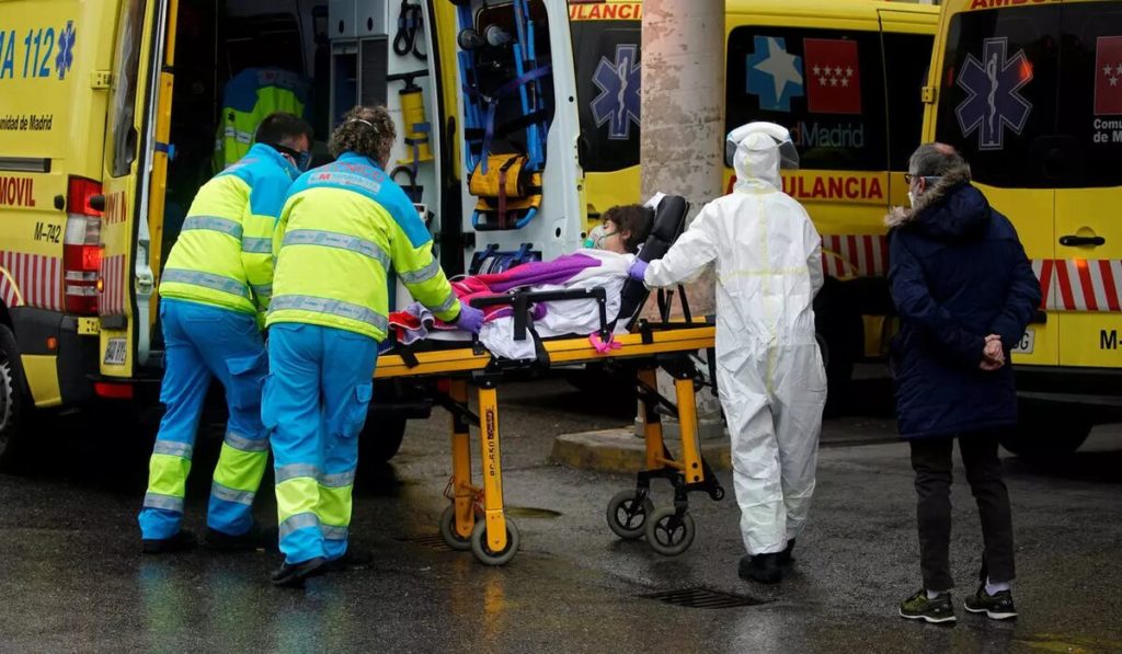Spaniolii infectaţi cu Covid trebuie să aştepte 6 luni până la vaccinare