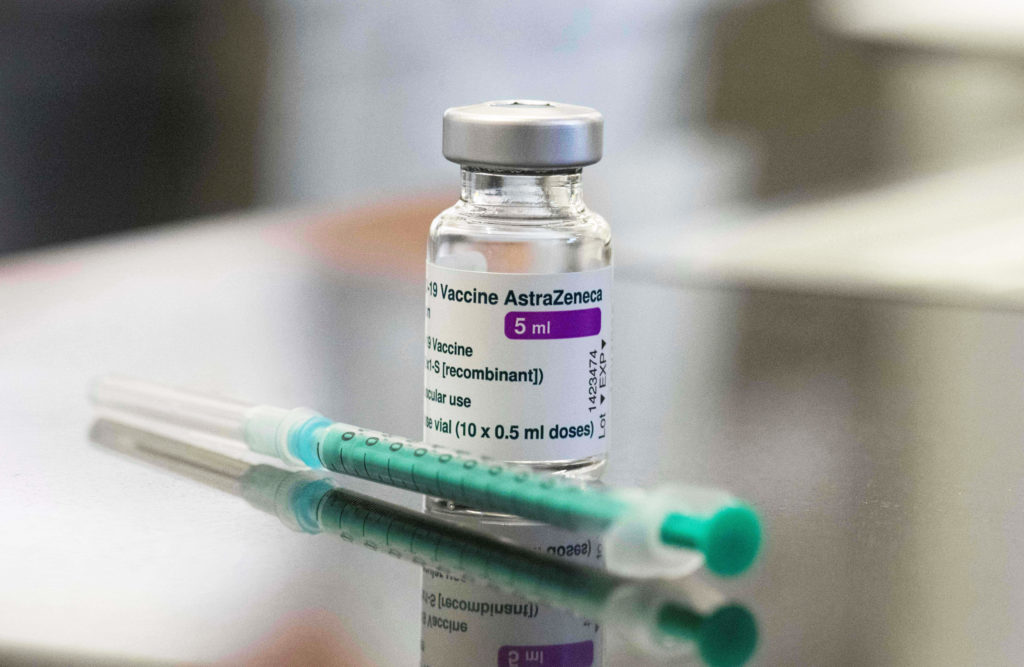 O infirmieră din Norvegia a murit după vaccinarea cu AstraZeneca