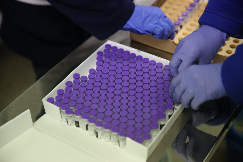 O nouă tranșă de vaccinuri Pfizer ajunge în țară. Cum vor fi distribuite