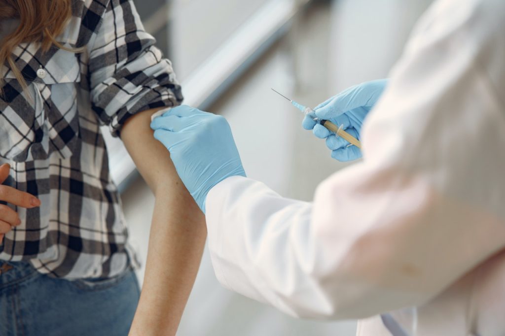 Medicii care vaccinează persoane neprogramate nu vor primi amenzi