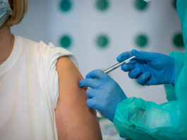 Peste 20.000 de persoane s-au vaccinat în ultimele 24 de ore şi s-au înregistrat 184 de reacţii adverse
