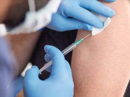 Studiile recente arată că persoanele vaccinate se confruntă cu un risc foarte mic de face boli grave