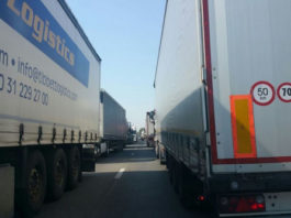 Camioanele care ies din ţară prin PTF Giurgiu au de aşteptat 60 de minute
