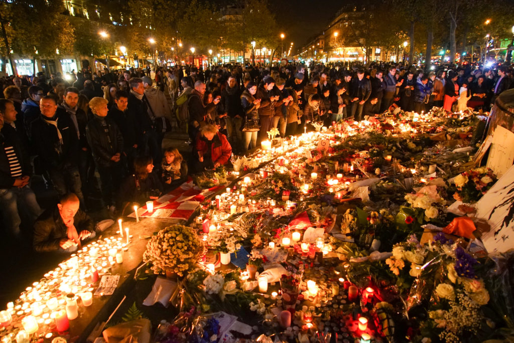 Un bărbat care i-a ajutat pe autorii atacului de la teatrul Bataclan, arestat în Italia