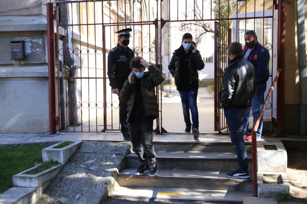 simulare evaluare nationala Peste 84% dintre elevii din Dolj au fost prezenţi la simularea Evaluării Naţionale