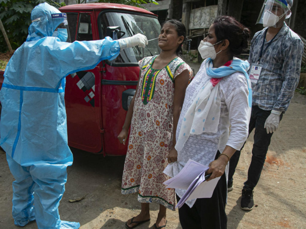 O nouă variantă a SARS-CoV-2 cu două mutații în India