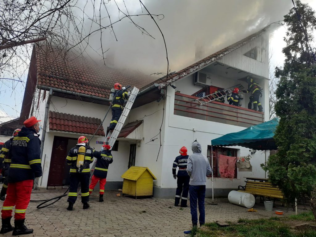 Incendiu la o casă din Drobeta Turnu Severin