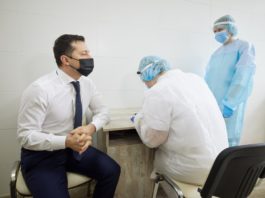 Preşedintele Ucrainei s-a vaccinat anti-Covid pentru a încuraja populaţia