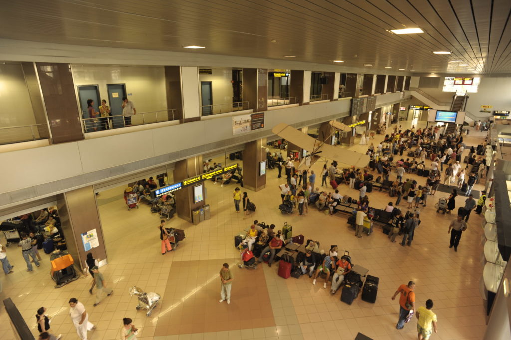 Mai multe puncte de control, deschise de DSP pe Aeroportul Otopeni