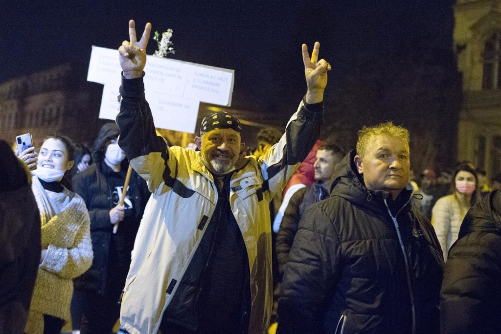 Târgu Jiu: Polițiștii au aplicat 20 de amenzi participanților la marșul împotriva restricțiilor