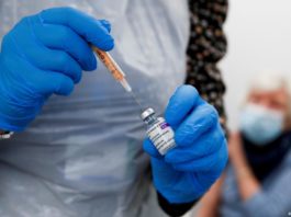 Vaccinarea cu AstraZeneca va continua în România