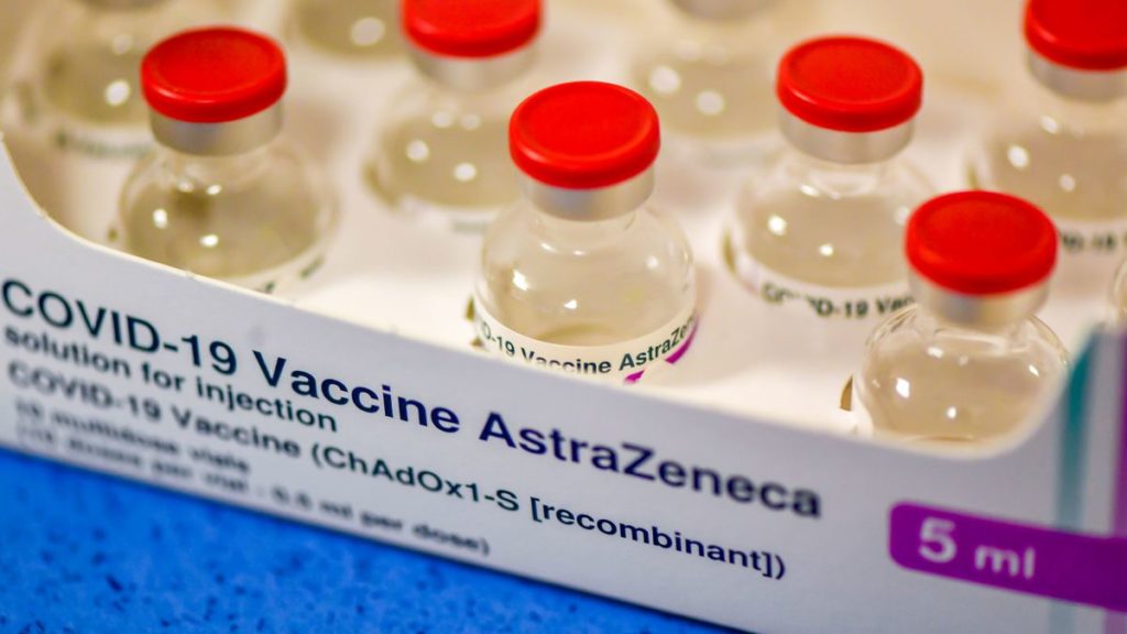 Gheorghiță: Avem în vedere creșterea pragului de vârstă la 65 de ani pentru AstraZeneca