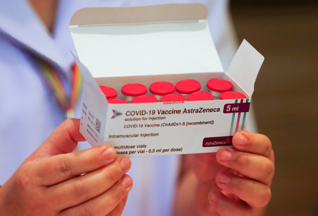Franța reia vaccinarea cu AstraZeneca a persoanelor peste 55 de ani