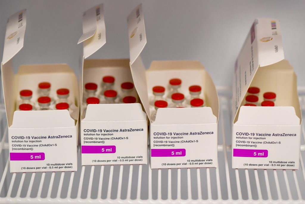 OMS afirmă că „nu există vreun motiv pentru a nu utiliza” vaccinul de la AstraZeneca