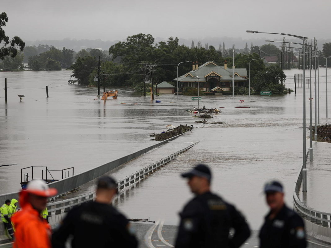 18.000 de australieni, evacuaţi din cauza inundaţiilor