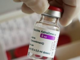 Autorităţile sanitare austriece au oprit administrarea unui lot de vaccinuri AstraZeneca contra COVID-19 după decesul unei asistente
