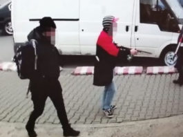 Un bărbat a amenințat trecătorii cu pușca, în parcarea unui supermarket