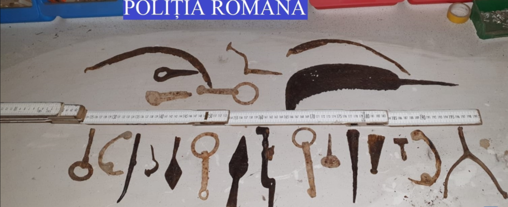 Percheziții într-un dosar de braconaj arheologic. Trei persoane, reținute