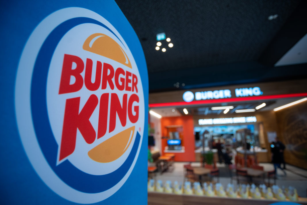 „Locul femeii e în bucătărie”, postarea de 8 martie a Burger King care a declanșat un val de controverse