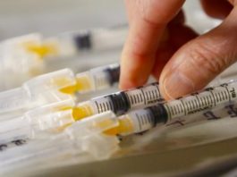 Bulgaria suspendă vaccinarea cu AstraZeneca