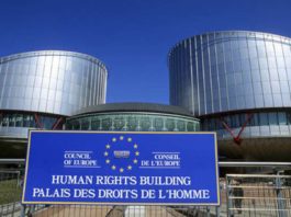 Şapte judecători ai Curţii au stabilit - în unanimitate - că autorităţile franceze au încălcat Articolul 3 al Convenţiei europene a drepturilor omului, care interzice tratamente inumane şi degradante