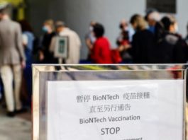 Hong Kong a suspendat vaccinarea cu Pfizer