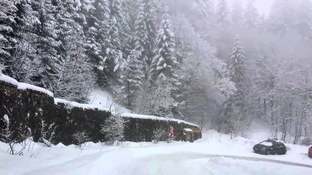 Drumul către Cota 1400 de la Sinaia, închis din cauza vremii